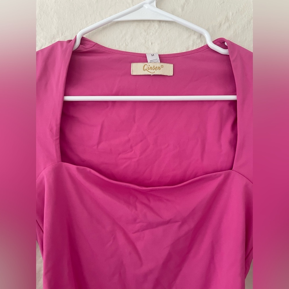 Women Qinsen bright pink thong style long sleeve square neck bodysuit; Size M - Picture 2 of 6